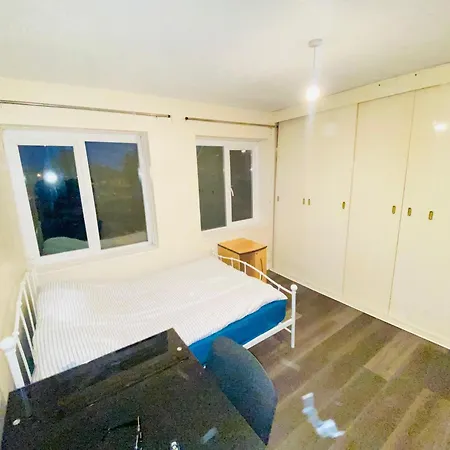 Rooms Avialable In Sheldon Near Birmingham Airport-3