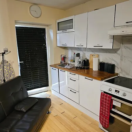 Umbrella Properties Private Apartment Birmingham-3