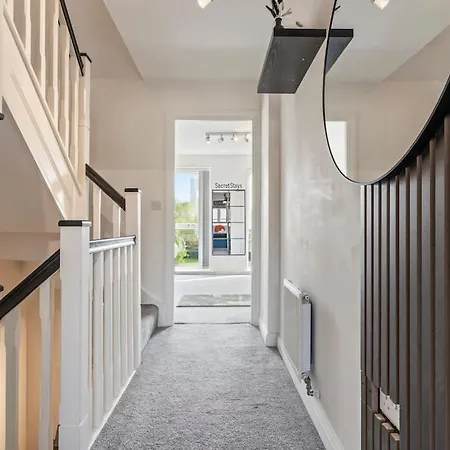Luxury City Centre 5 Bed House With Free Parking-2