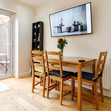 Quiet Private Homestay, Central Birmingham-3