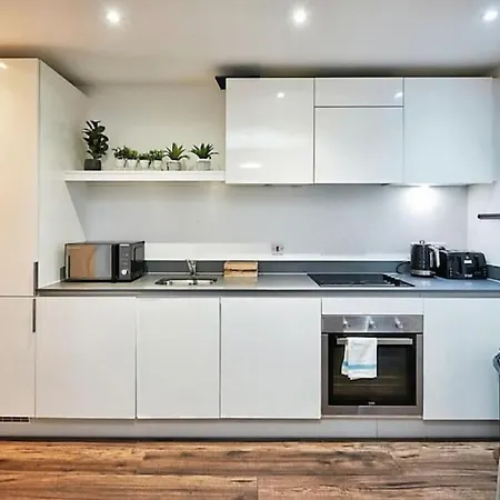 322 Large Modern 2-Bedroom Kingsize Apartment City Centre-2