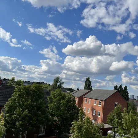 Large En-Suite 10Mins To Near City Center-3