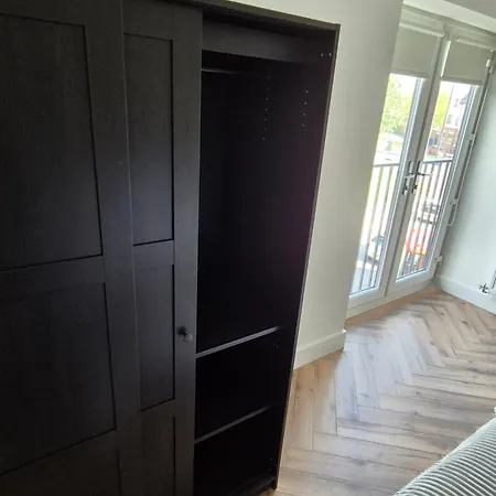 Spacious City Apartment & Free Parking-2