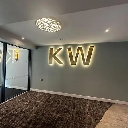 342 Stunning One Bedroom Studio Apartment-2