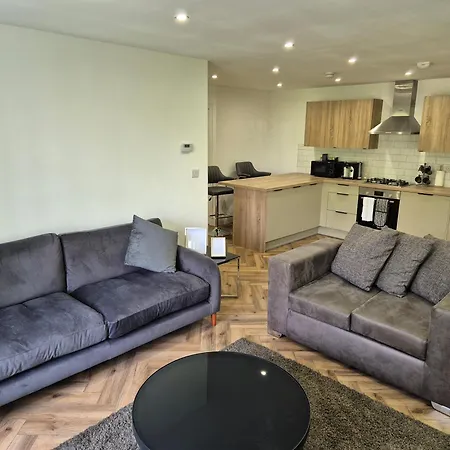 Spacious City Apartment & Free Parking-3