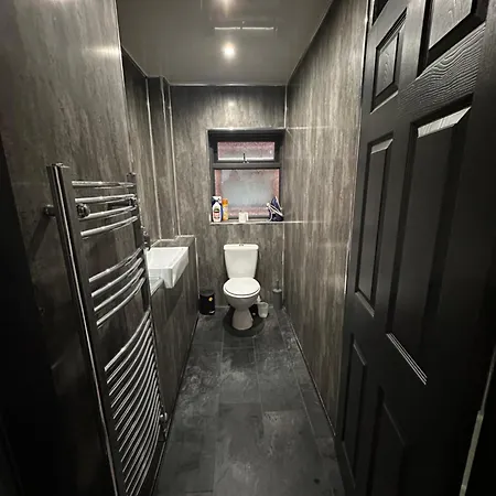 Four Bedrooms And Two Bathrooms Up To Nine People-2