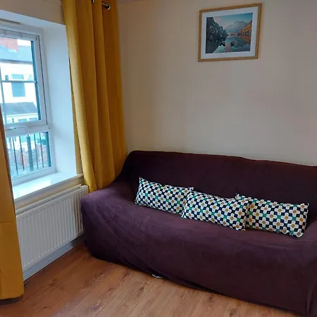 Two Bedroom Semi-Detached Modern House In Birmingham-3
