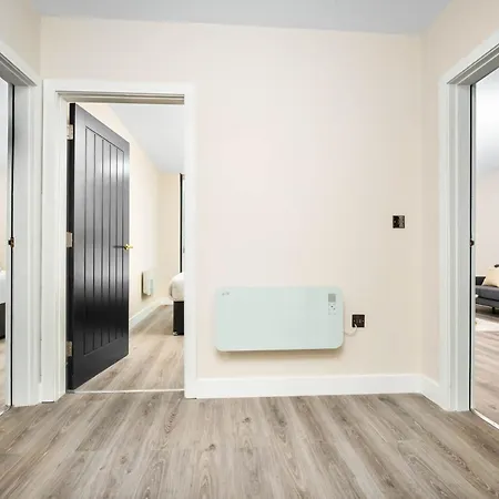 Stylish Apartment - 2 Bedroom - City Centre - Jq - Wifi - Netflix - 10Ah-2
