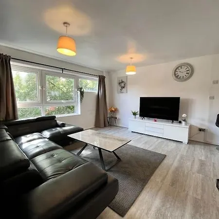 Fabulous 1Bed Apt With Balcony In Central Birmingham-3