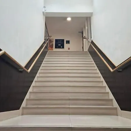 173 Luxury City Centre Apartment-2