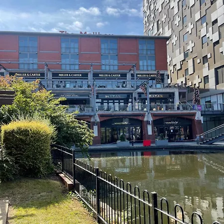 Birmingham Central Canal Side Living-2