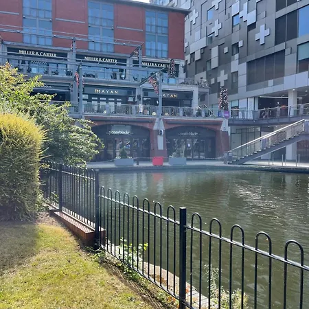 Birmingham Central Canal Side Living-3