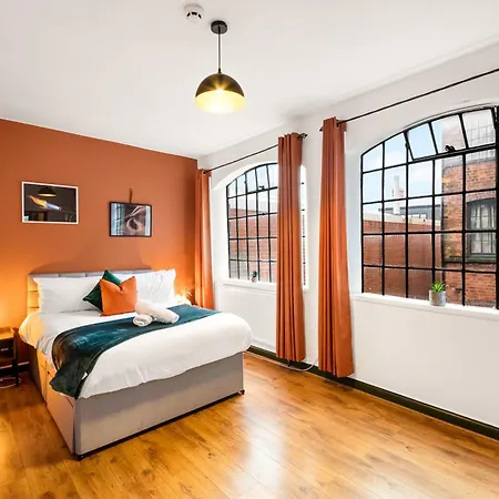 Spacious 3Br Apt, Jq Birmingham With Parking-3