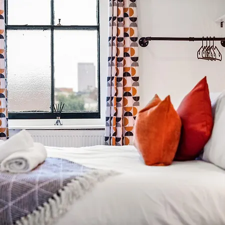 The Hallmark 3Br Apt Jq Birmingham, Parking & Wifi-3