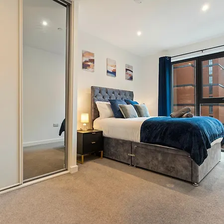 Shanti Suite - 2Bed 2Bath City Centre - Wifi - Netflix- Parking- Modern- Perfect For Family, Contractors, Leisure, Business By Shanti Nights-3