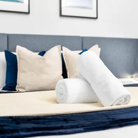 Stylish Arcadian Apartment - Balcony - Parking - Netflix 43A-3