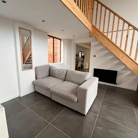 Oak Barn-Ideal For Nec,Hs2,Bhx,Family Gatherings-2