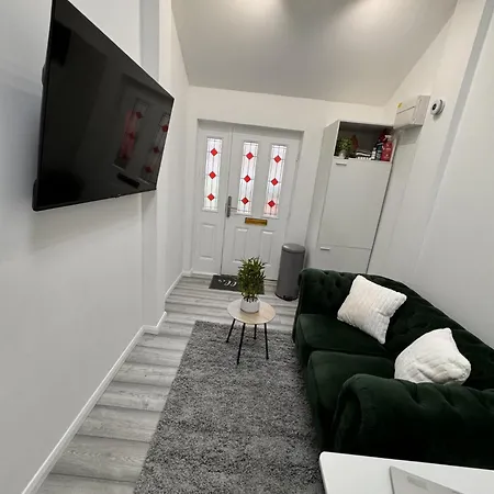 The Garage Guest House-2