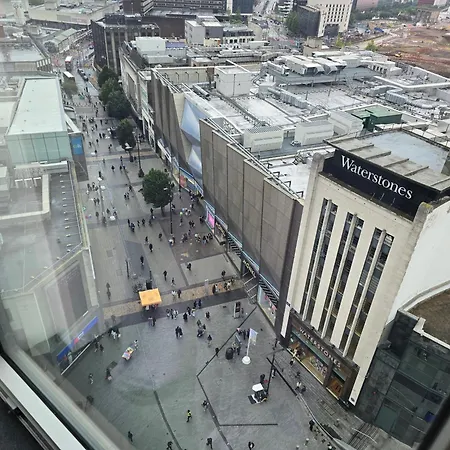 Heart Of City, Centre Point Luxury Apartment-2