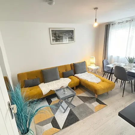 Cosy Modern Flat With Garden-2