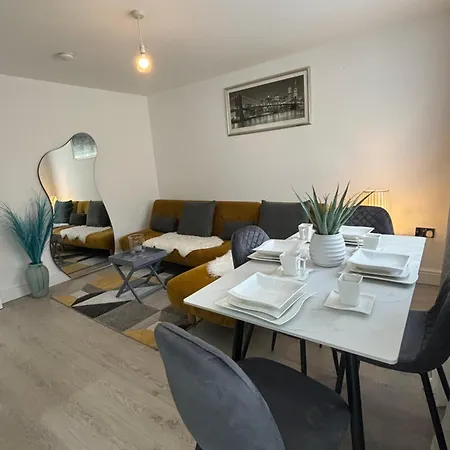 Cosy Modern Flat With Garden-3