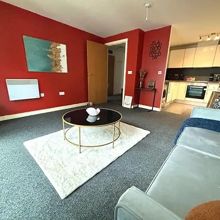 Scenic Apartment In The Heart Of Birmingham City! - 24X7 Gym Access, Canalside View-2