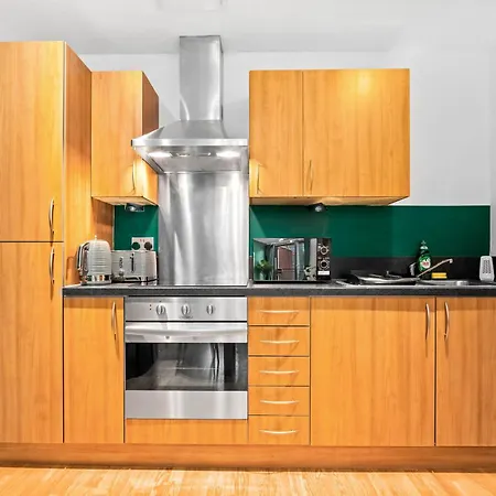 Sleeps 7 - 4 Beds Apt Arcadian Centre B'Ham-3