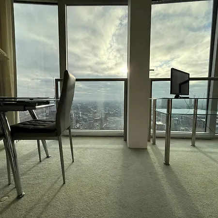 Stunning!!! City-Center!! Retreat With Modern Amenities-3