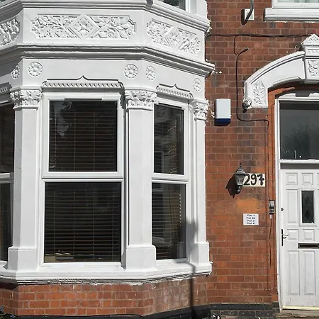 Flat 1, 297 Gillott Road, B16 0Rt-2