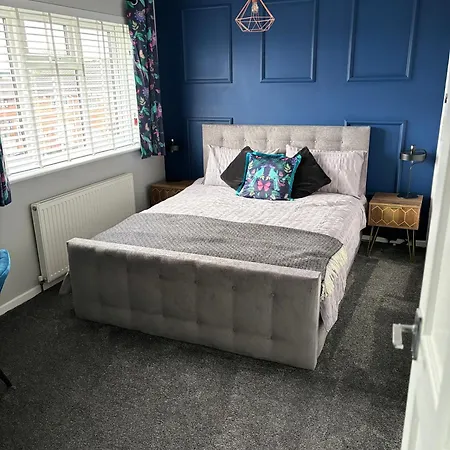 Skyline Loft - Modern Private King Room With Ensuite-3