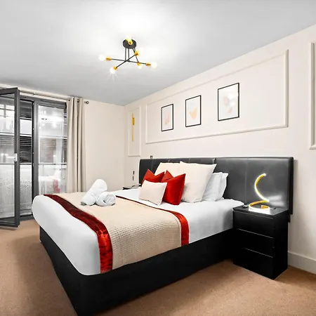 Stylish Arcadian Apartment - Balcony & Secure Parking 29Arc-2