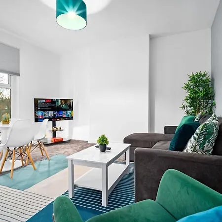Stylish One Bedroom - Fast Wifi - On Street Parking 2Br-2