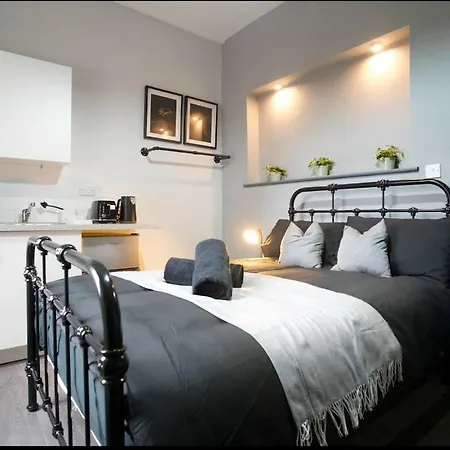 Aesthetic Moseley Studio - 5-3