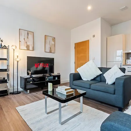 Premium 1-Bed Apartment In Jq - Sleeps 3, Parking & Netflix-3