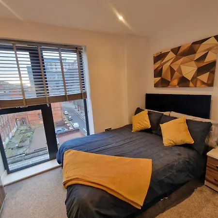 2 Bed Luxury City Centre Flat-2