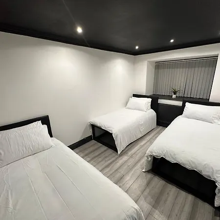 Triple Room Near Train Station-2