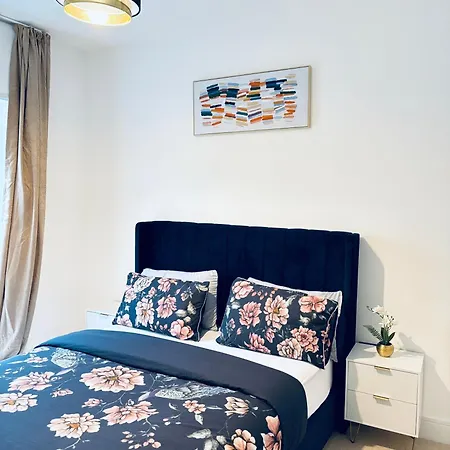 Comfort Room In A Town House-2