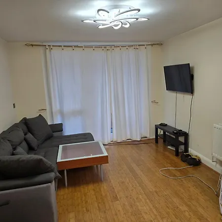 Apartment Near City Centre And Utilita 1000Mbps Internet Sleeps Up To 4-2