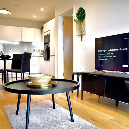 2 Bedroom Luxury Penthouse Birmingham City Centre! Free Parking On Site-3