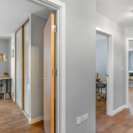 Modern 2 Bed Apartment Near Bullring,Birmingham City Centre - Free Parking-3