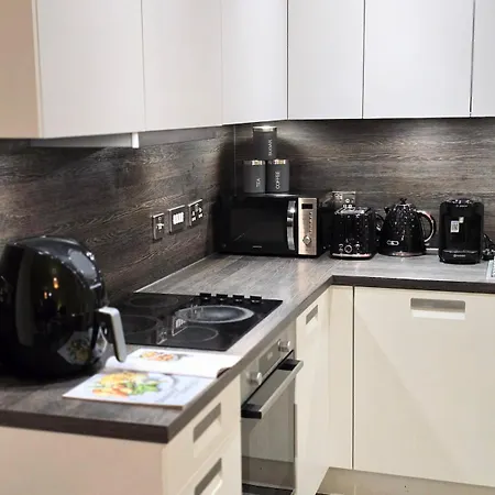 Luxury Flat In Birmingham City West Midlands-2