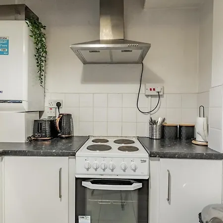 White House Apartment, Near Broadway Plaza, 2 Bedroom Sleeps 5, Free Wifi, Netflix-3