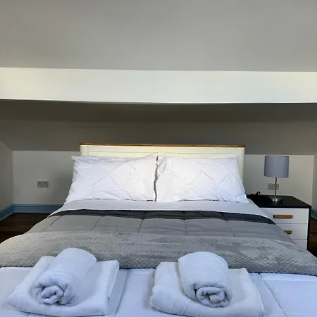 Stylish Loft Near Birmingham-3