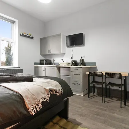 Lovely Moseley Studio- 4-3
