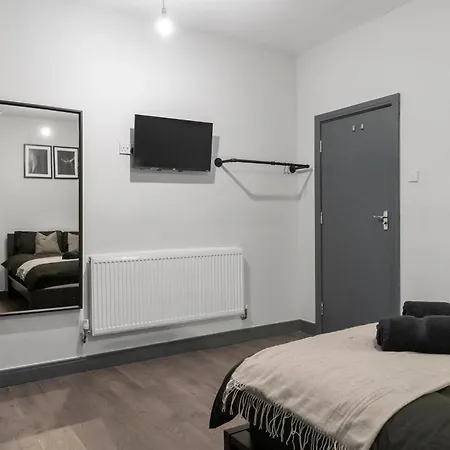 Cheerful Moseley Studio - 2-2