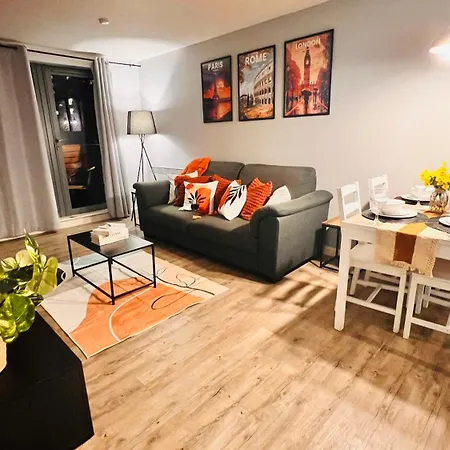 2Br City Centre Skyline Apt - Free Secure Parking-3