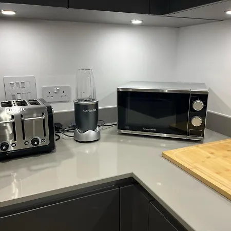 Luxury 2 Bedroom Apartment-3