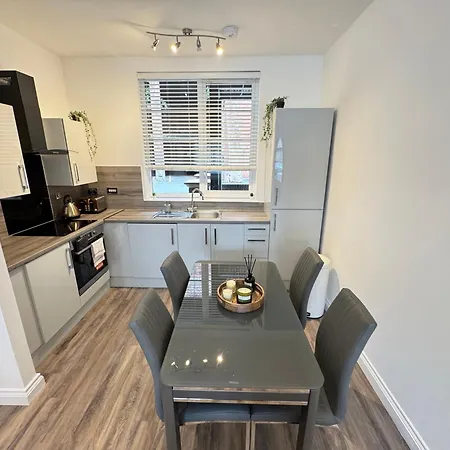 Stunning Apartment - 2 Double Bedrooms - En-Suite - Free Allocated Parking - Jq Quarter - Birmingham City Centre - Sleeps 6 Guests - 2 Bathrooms-3