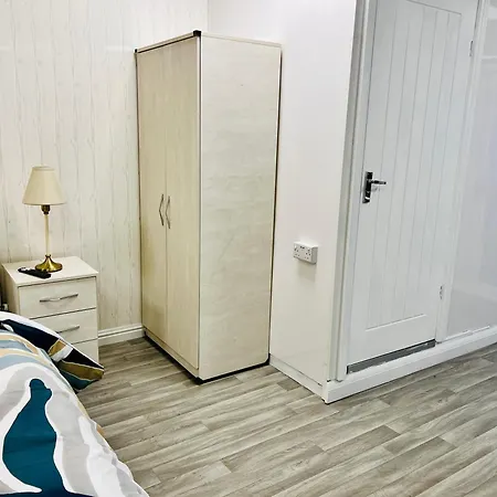 Birmingham City Centre Apartment Room Near China Town-3