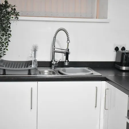 Spacious Birmingham Apartment-3
